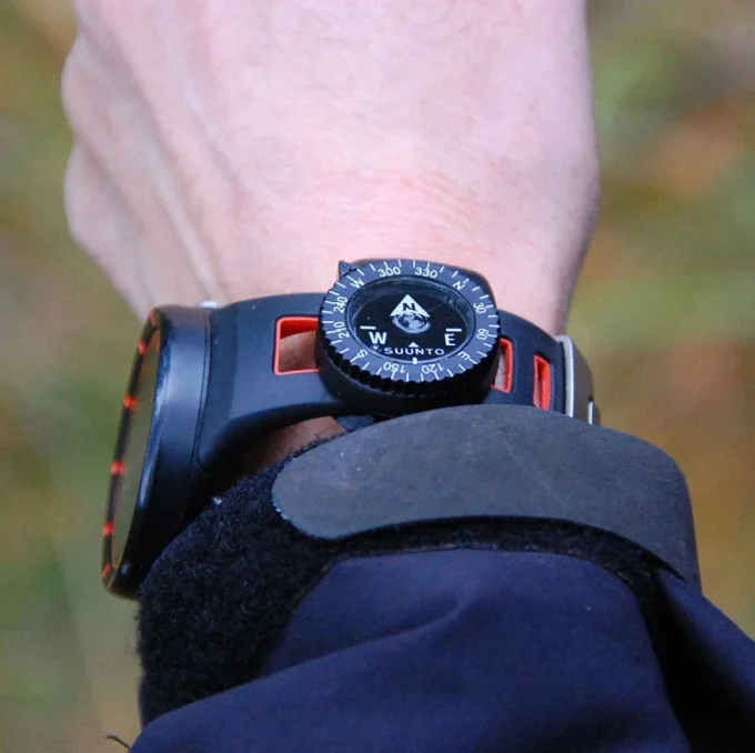 Brújula Suunto Clipper L/B SH – parte del equipamiento para actividades al aire libre Brújula Suunto Clipper L/B SH – parte del equipamiento para actividades al aire libre