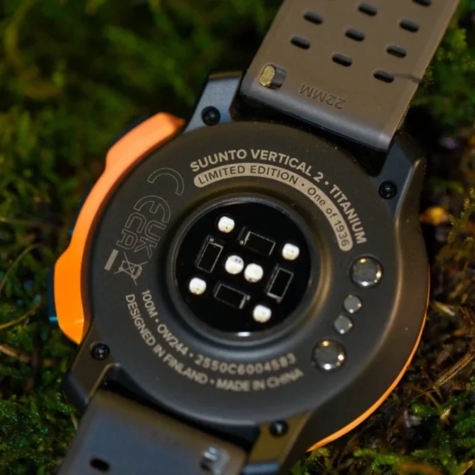 Caja de regalo del segundo aniversario del Suunto Vertical 2