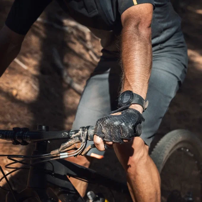 Suunto 5 All Black: reloj deportivo GPS compacto con gran autonomía de batería