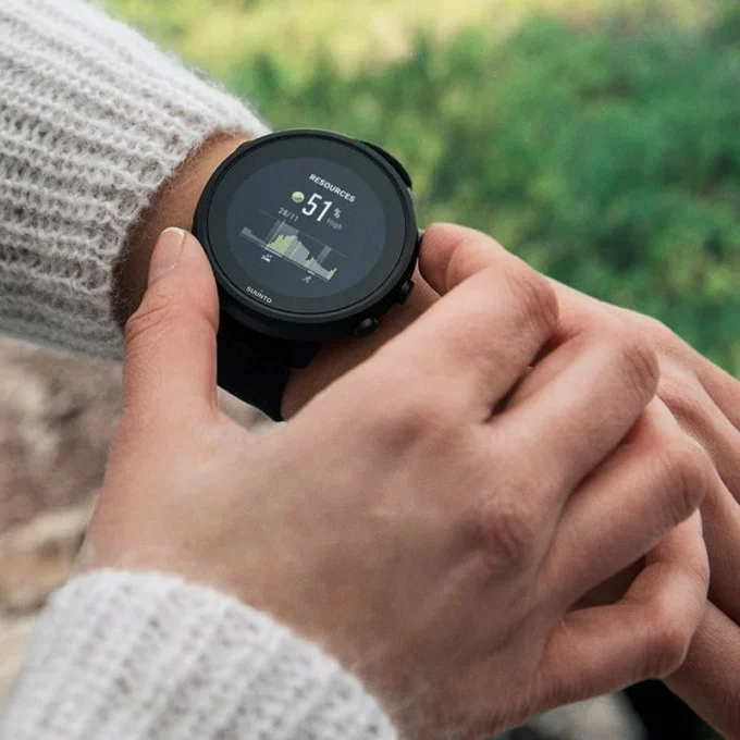 Suunto 7 titanio negro mate: reloj inteligente con una experiencia deportiva versátil