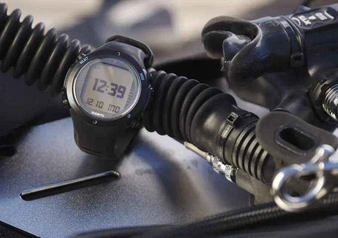 Suunto D6i novo negro – ordenador de buceo robusto con brújula 3D Suunto D6i novo negro – ordenador de buceo robusto con brújula 3D