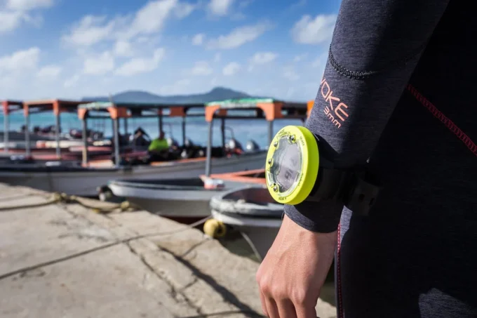 Suunto Zoop Novo Lime: ordenador de buceo con pantalla grande y fácil de usar